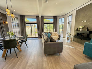 Photo 21- click for photo gallery